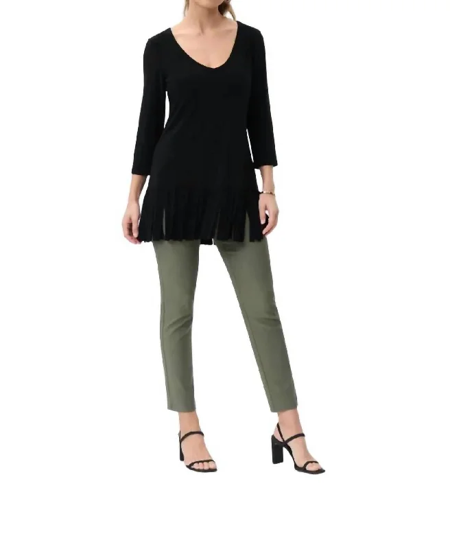 Classic Elegance Sales Scoop-Neck Tunic Top In Black